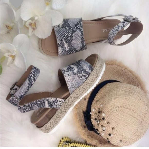 🆕 Esmerelda Snake Print Platform Espadrille - Picture 8 of 8